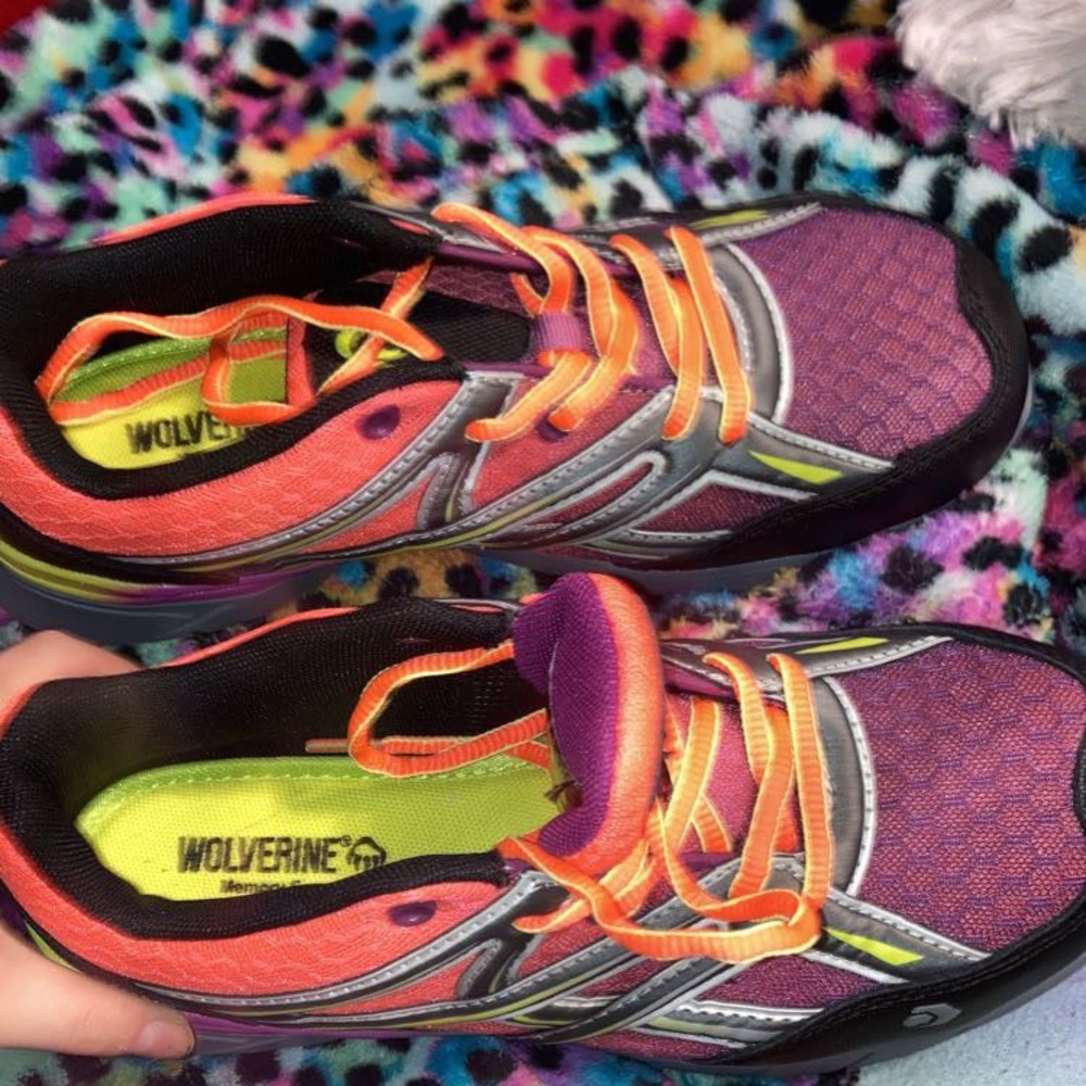 Steel toed work shoes